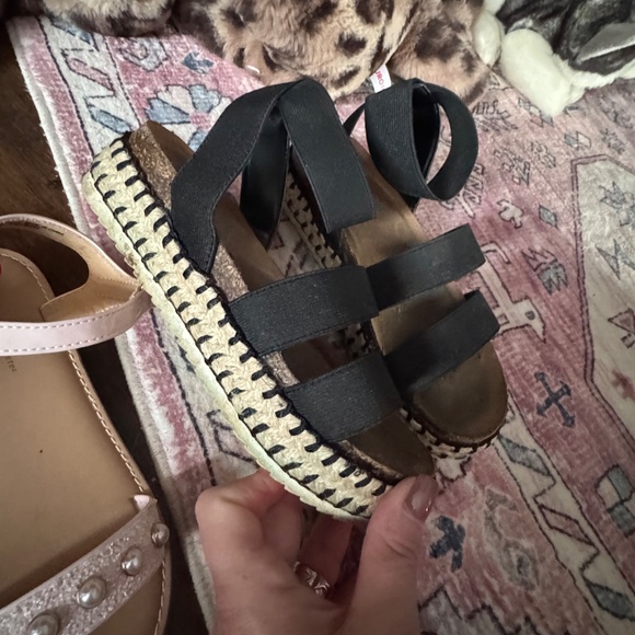 Shoes - Picture 5 of 5